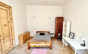 Nice Bedroom Near The Bus And Train Station