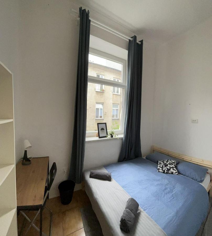 Nice Bedroom Near The Bus And Train Station Krakow Exterior photo